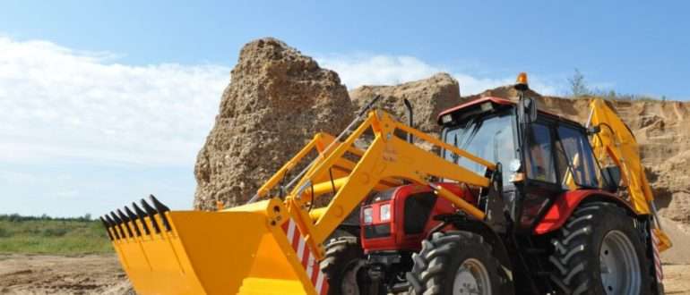 Сравнение экскаваторов-погрузчиков МТЗ с зарубежными аналогами: стоит ли переплачивать за импорт?