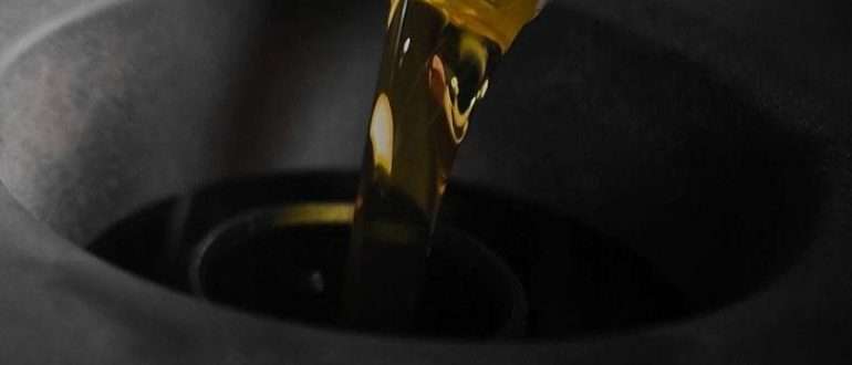 Роль профессиональных консультаций в выборе масла: как выезд специалиста на место помогает выбирать лучшее решение