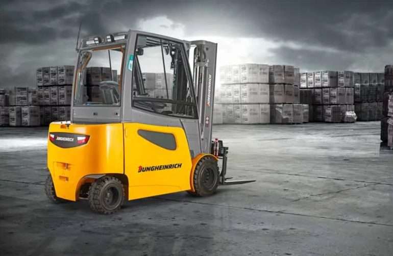 Переформовка шин для погрузчика: стоит ли это того?