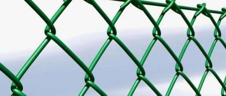 Секреты долговечности сетки рабицы: уход и защита от коррозии