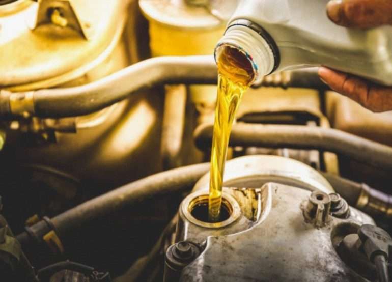 Как выбрать моторное масло для автопарка: советы оптовым покупателям