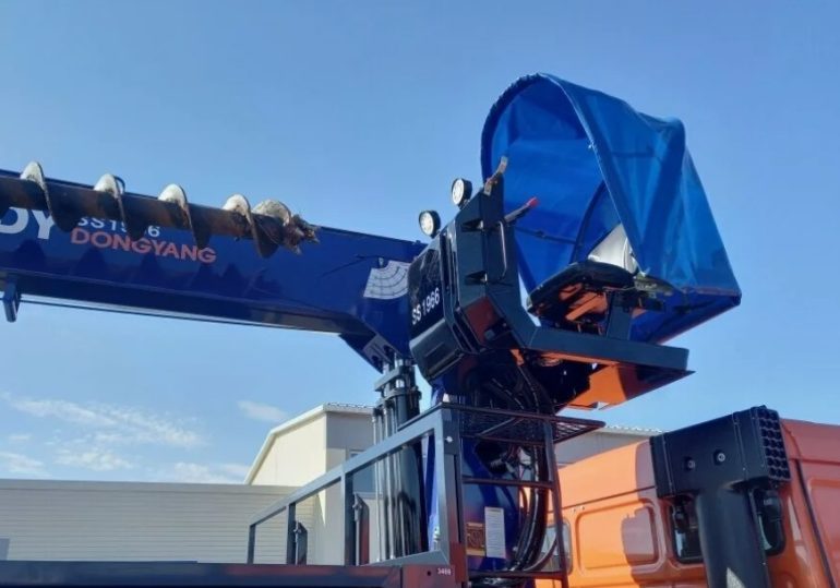 Надёжный тент для КМУ: защита оборудования и человек